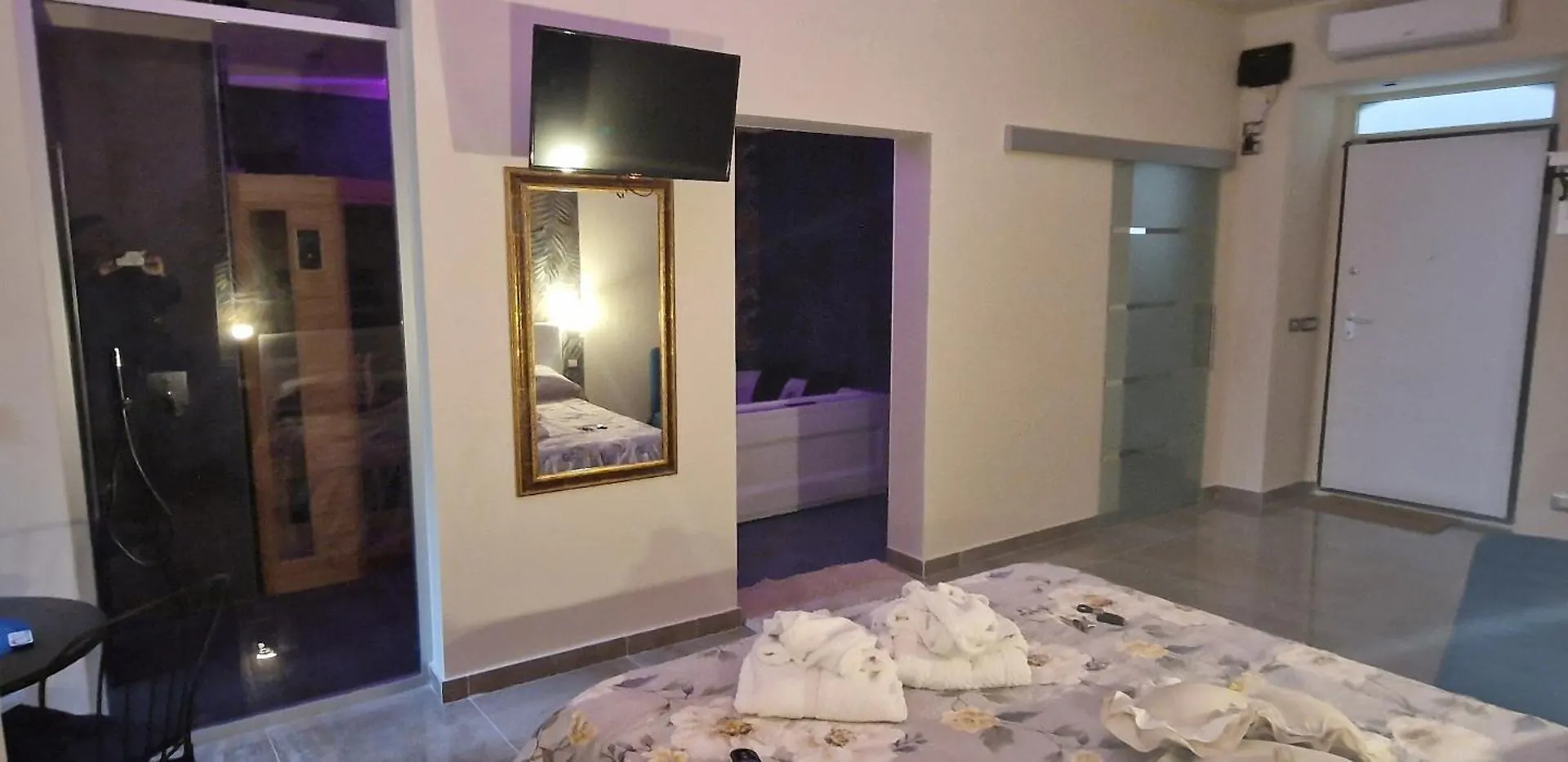Pitta Room Suite & Private Spa Катания 0*,  Италия